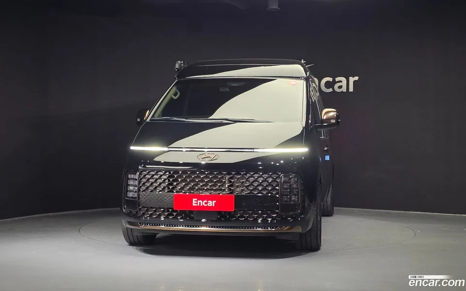 Hyundai Staria 4WD 2023 — миниатюра 3