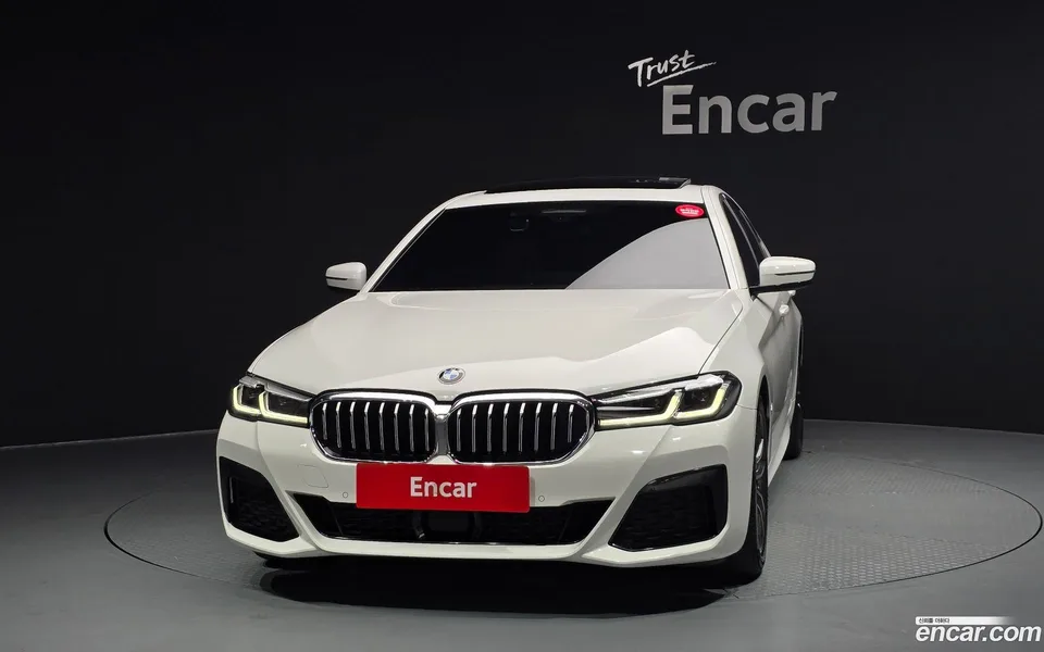 BMW 5 Series 520i M 2022 — миниатюра 3