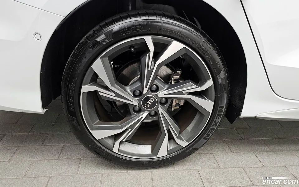 Audi A3 (8Y) 40 TFSI 2025 — миниатюра 2