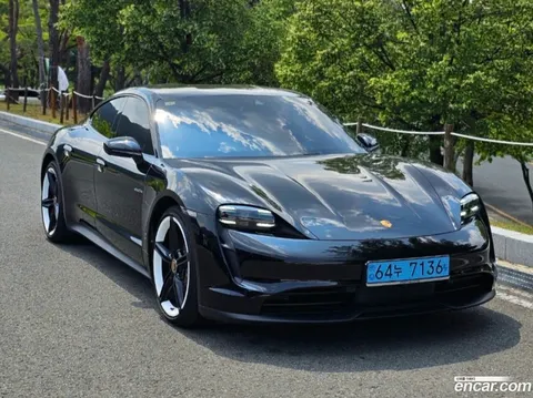 Porsche Taycan 2022 купить в Москве