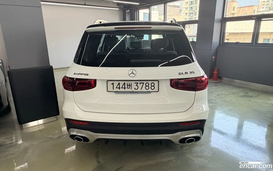 Mercedes-Benz GLB-Class AMG GLB35 4MATIC 2025 — миниатюра 2