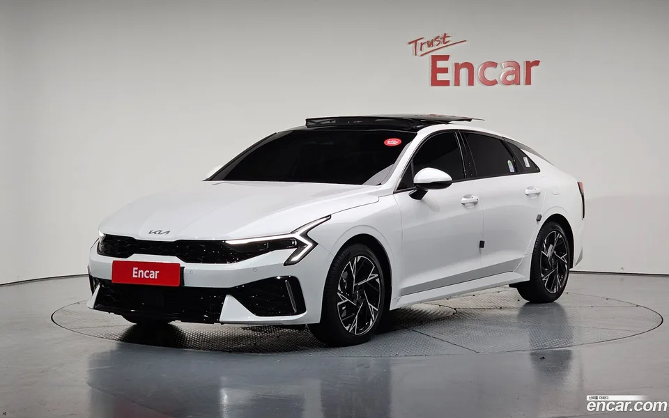Kia K5 Hybrid 2025 — фото 1, купить с доставкой в Москву