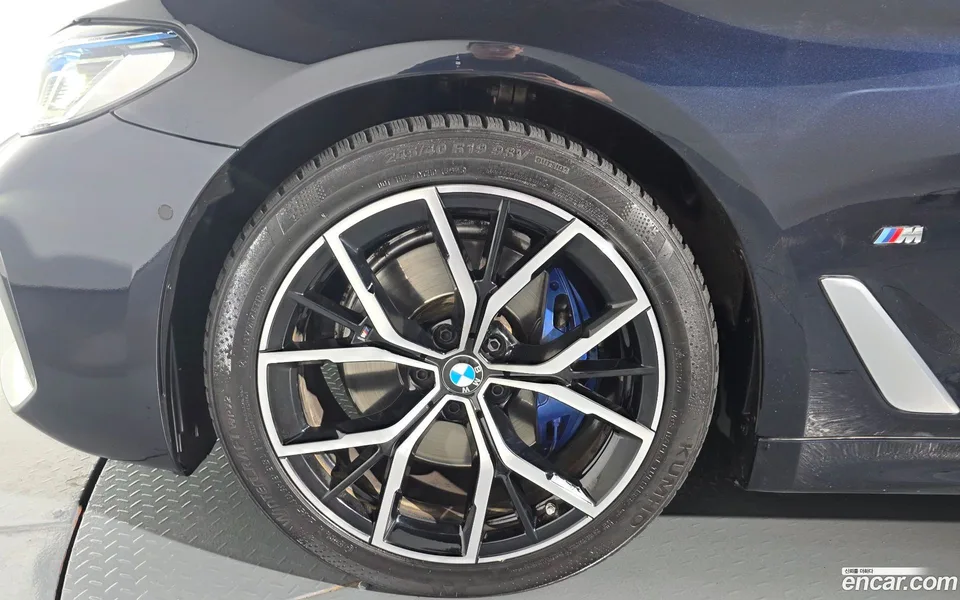 BMW 5 Series 530i M 2023 — миниатюра 2