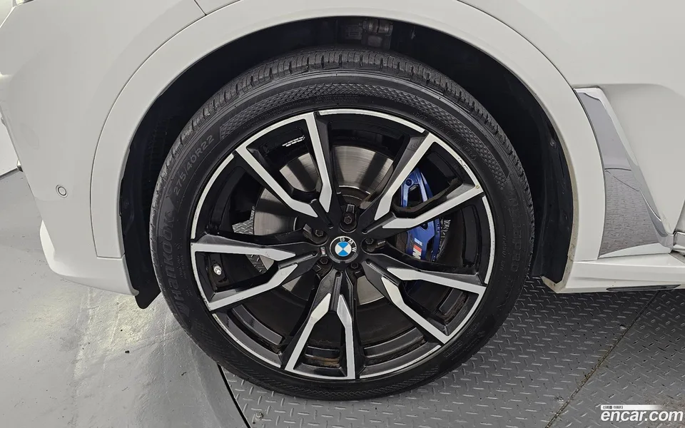 BMW X7 xDrive 40d M 6 2022 — миниатюра 2