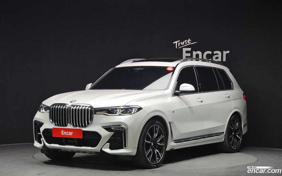 BMW X7 xDrive 40d M 6 2022 — фото 1, купить с доставкой в Москву