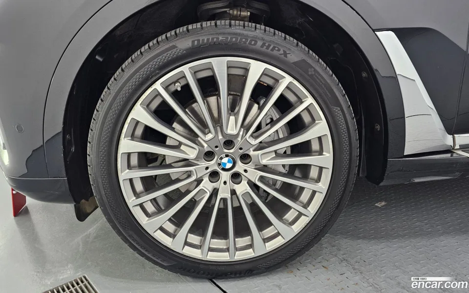 BMW X7 xDrive 40d 7 2022 — миниатюра 2