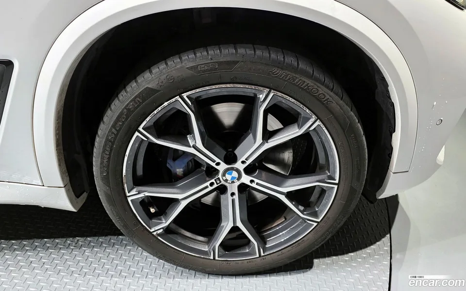 BMW X5 xDrive 40i M 2022 — миниатюра 2