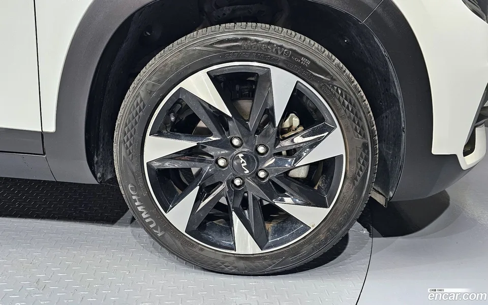 Kia Seltos 1.6 4WD 2022 — миниатюра 2