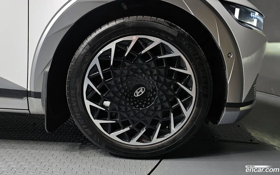 Hyundai Ioniq 5 2023 — миниатюра 2