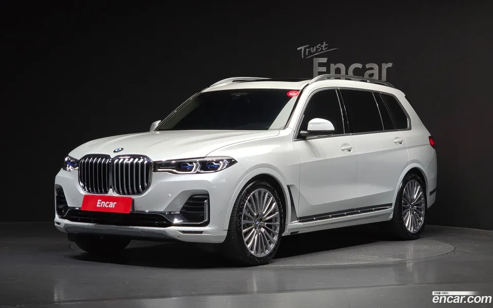 BMW X7 xDrive 40i 6 2022 — фото 1, купить с доставкой в Москву