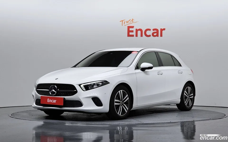 Mercedes-Benz A-Class A220 2023 — фото 1, купить с доставкой в Москву