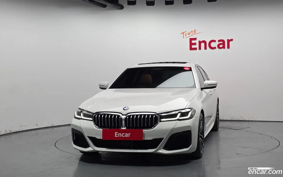 BMW 5 Series 520i M 2022 — миниатюра 3