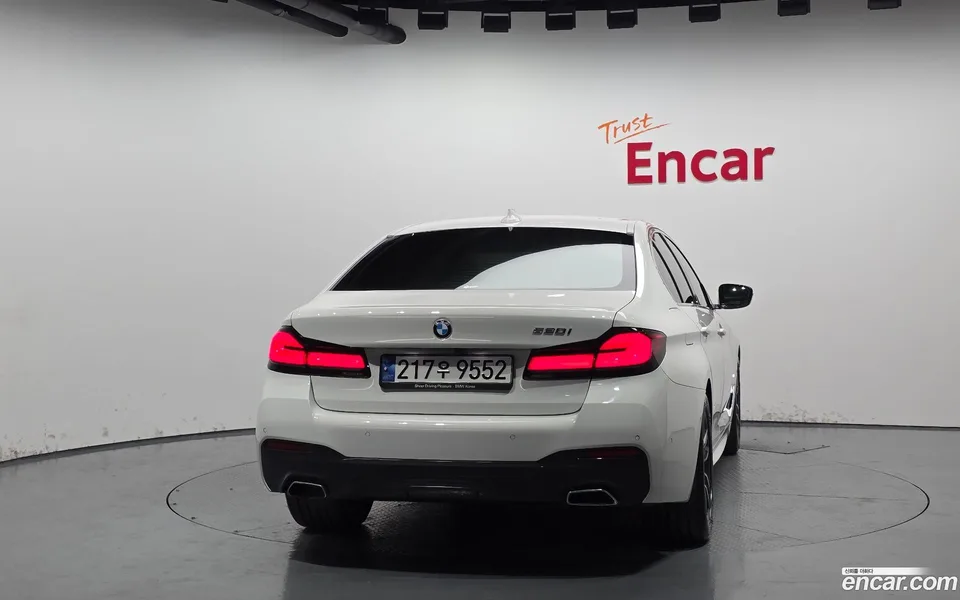 BMW 5 Series 520i M 2022 — миниатюра 4