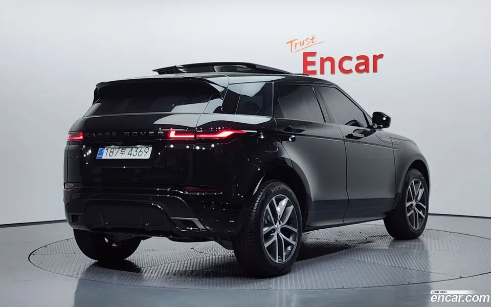 Land Rover Range Rover Evoque P250 SE 2024 — миниатюра 2