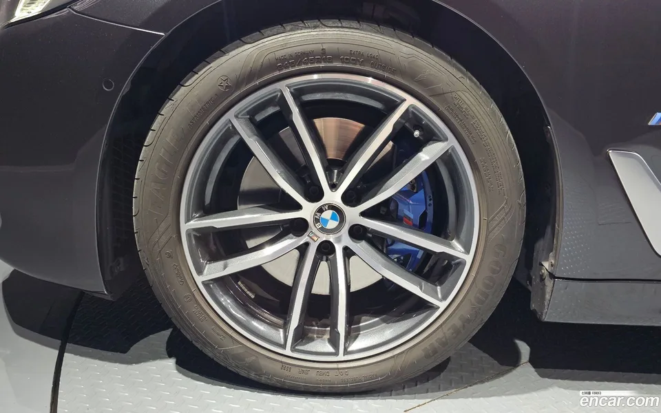 BMW 5 Series 520i M 2022 — миниатюра 2