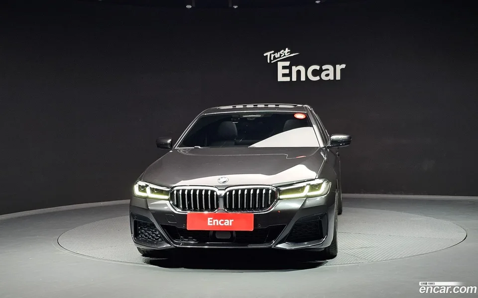 BMW 5 Series 520i M 2022 — миниатюра 3