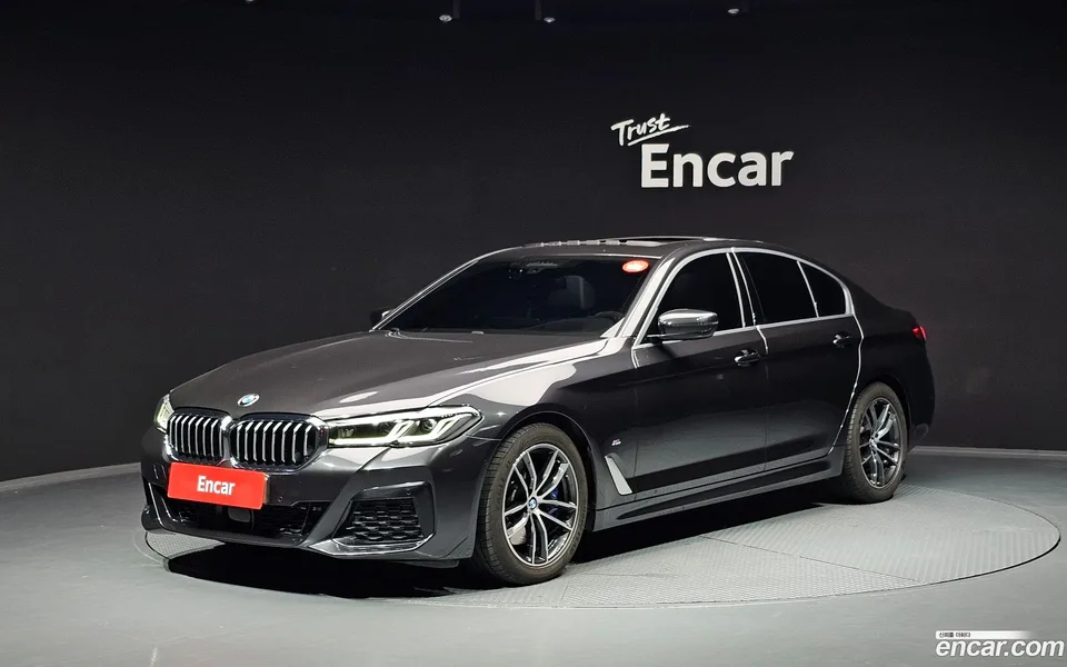 BMW 5 Series 520i M 2022 — фото 1, купить с доставкой в Москву