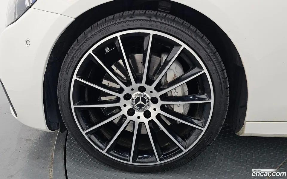Mercedes-Benz E-Class E350 4MATIC AMG Line 2023 — миниатюра 2