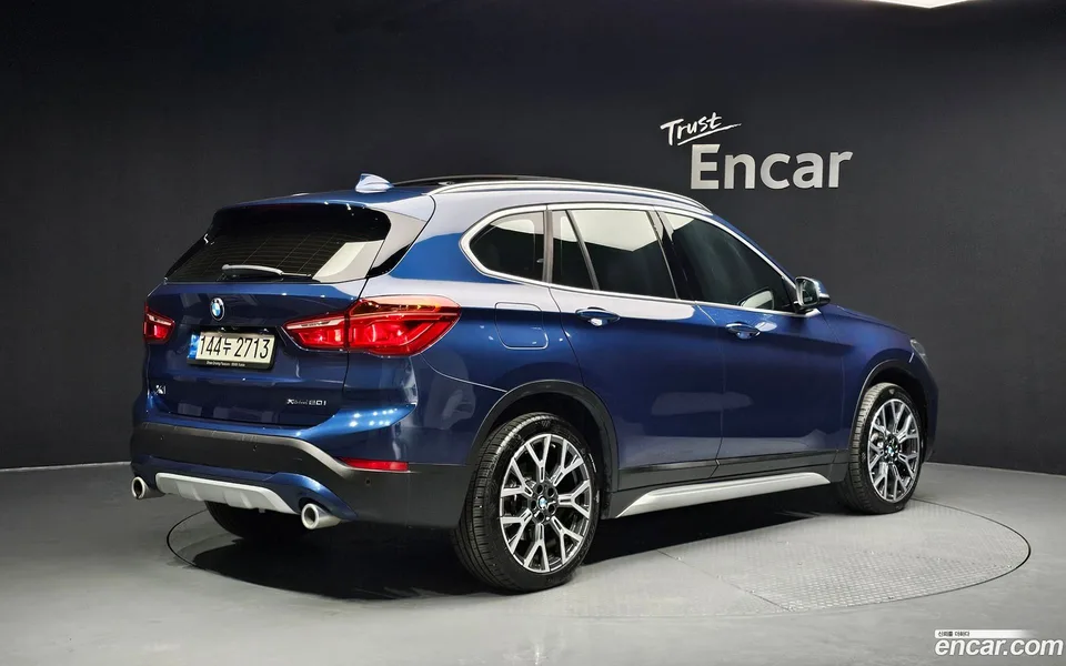 BMW X1 xDrive 20i xLine 2022 — миниатюра 2