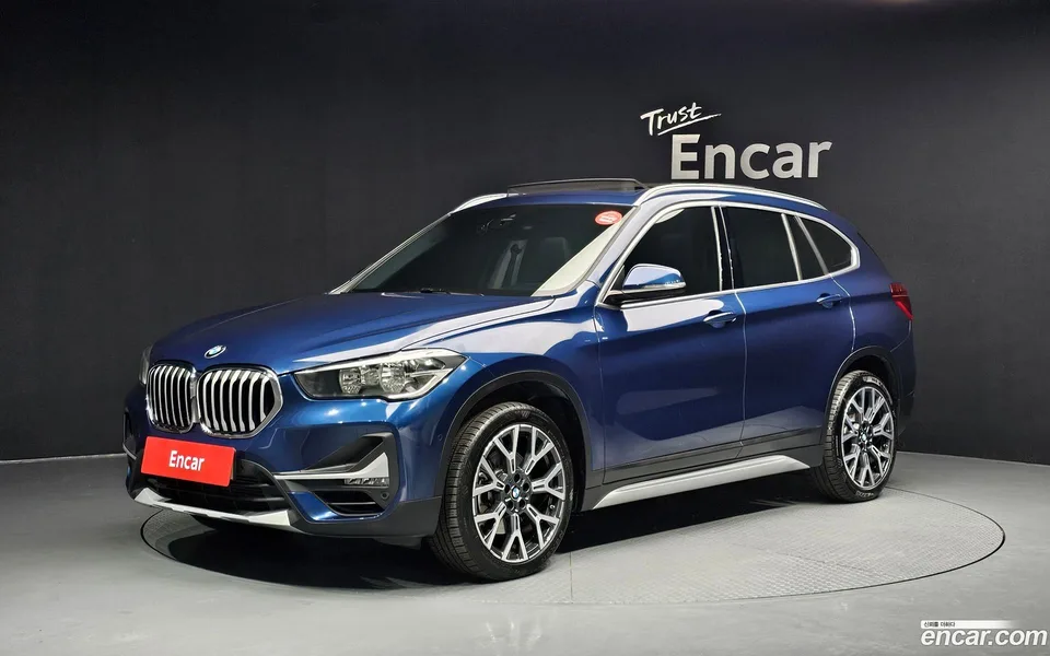 BMW X1 xDrive 20i xLine 2022 — фото 1, купить с доставкой в Москву