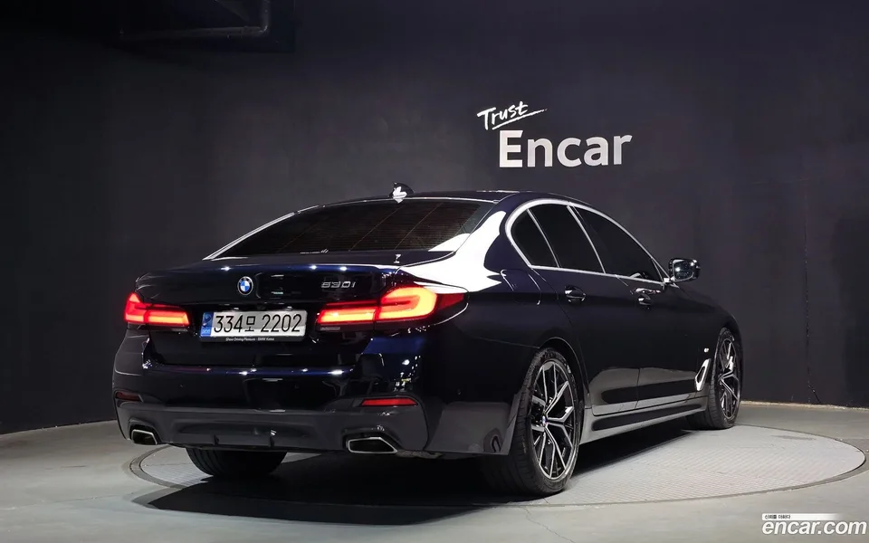 BMW 5 Series 530i M 2023 — миниатюра 2