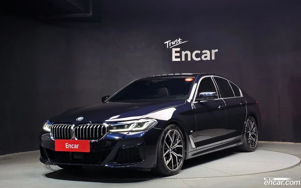 BMW 5 Series 530i M 2023 — фото 1, купить с доставкой в Москву