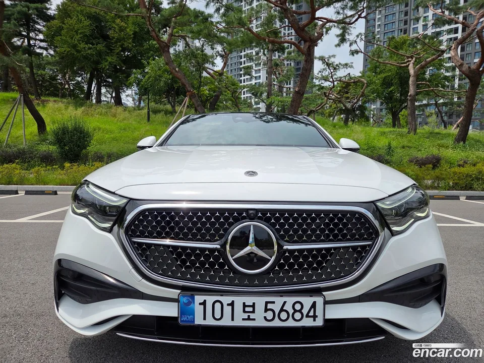 Mercedes-Benz E-Class E300 4MATIC AMG Line 2025 — фото 1, купить с доставкой в Москву