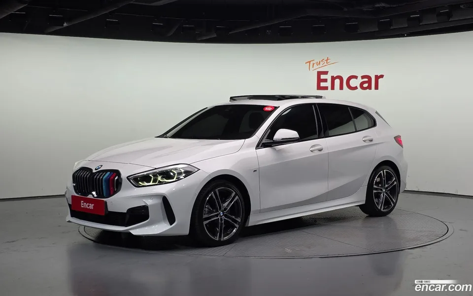 BMW 1 Series 120i M 2023 — фото 1, купить с доставкой в Москву