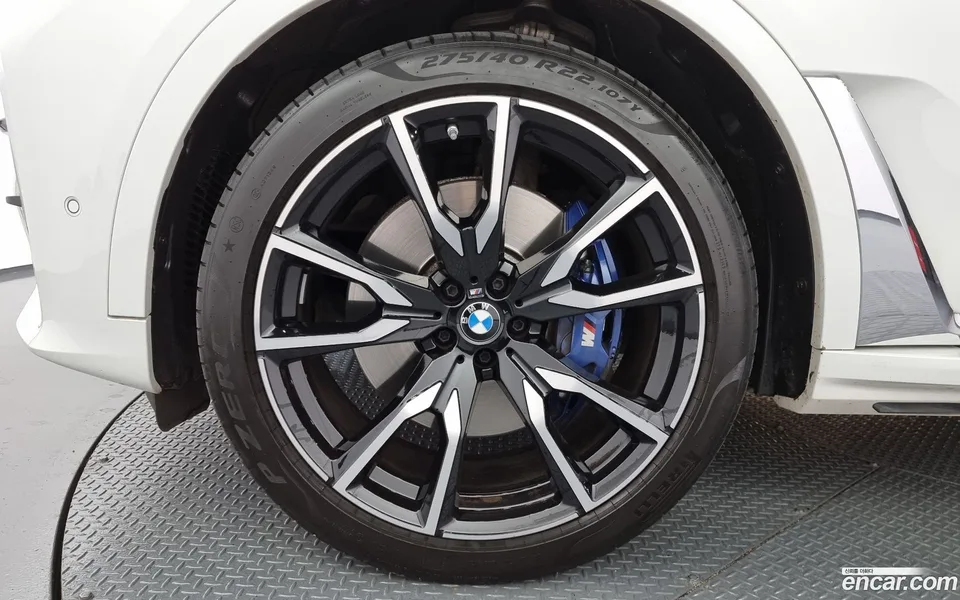 BMW X7 xDrive 40i M 6 2022 — миниатюра 5