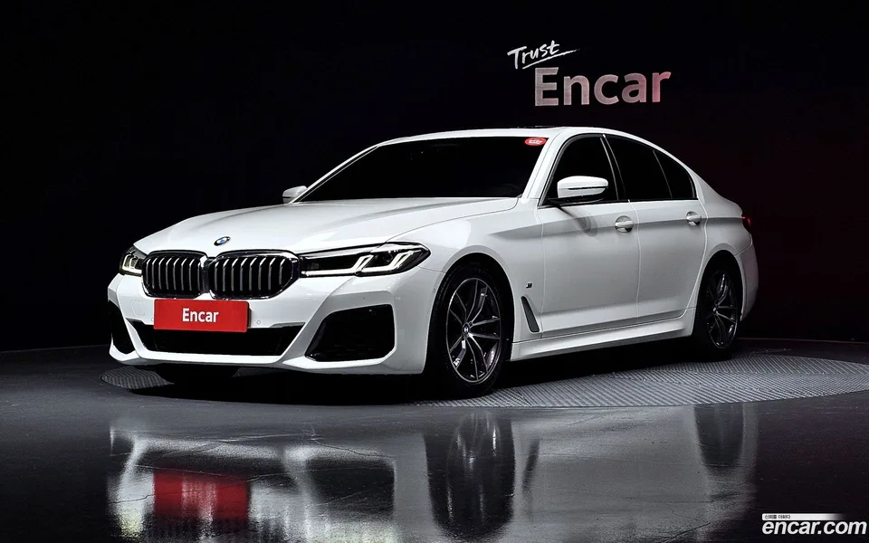 BMW 5 Series 520i M 2022 — фото 1, купить с доставкой в Москву