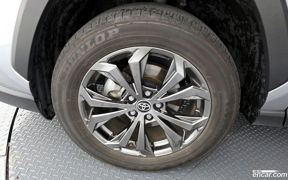 Toyota RAV4 2.5 2WD 2022 — миниатюра 2