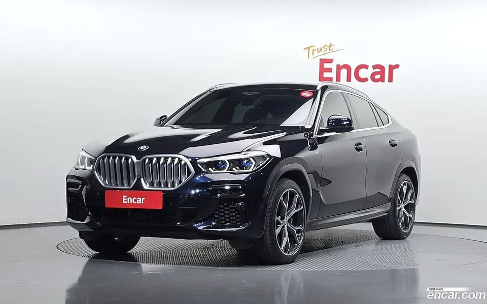 BMW X6 xDrive40i M 2022 — фото 1, купить с доставкой в Москву