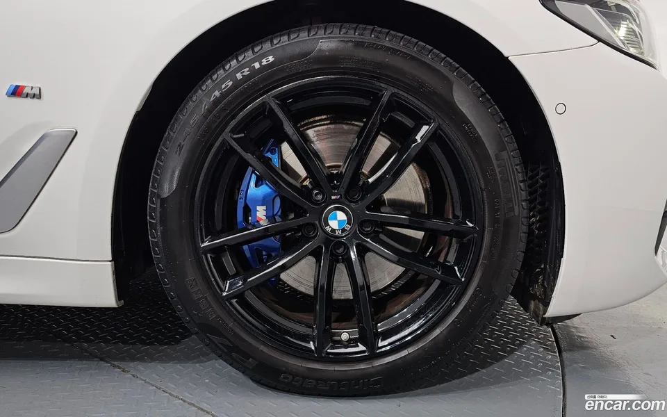 BMW 5 Series 520i M 2022 — миниатюра 5