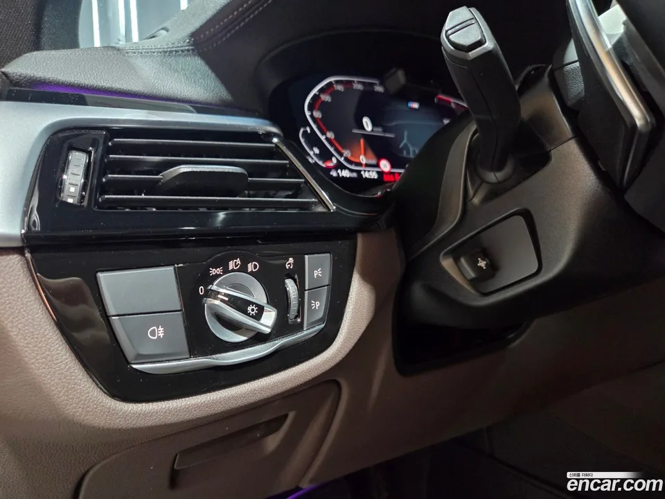 BMW 5 Series 530i M 2022 — миниатюра 2
