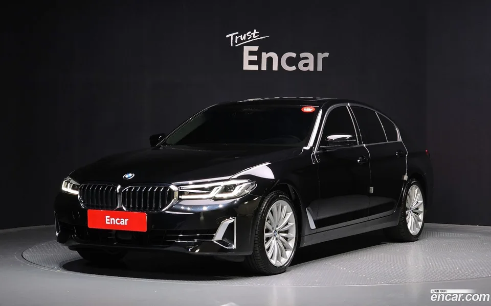 BMW 5 Series 530i 2022 — фото 1, купить с доставкой в Москву