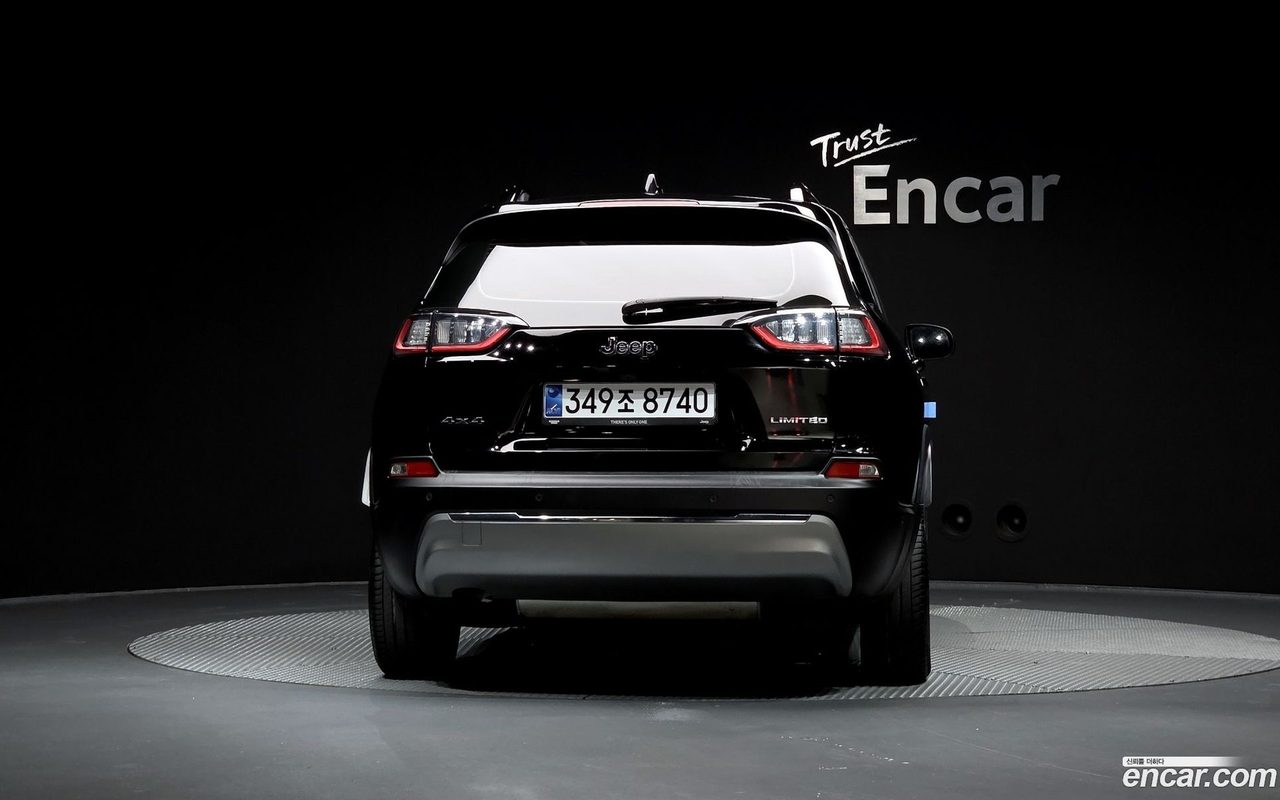 Jeep Cherokee 2022 — 4