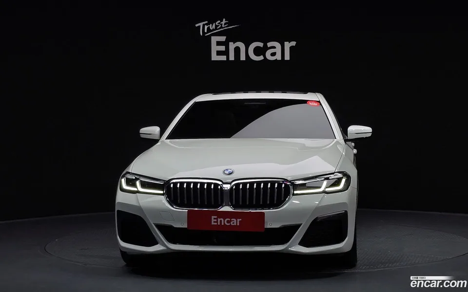 BMW 5 Series 530i xDrive M 2022 — миниатюра 3