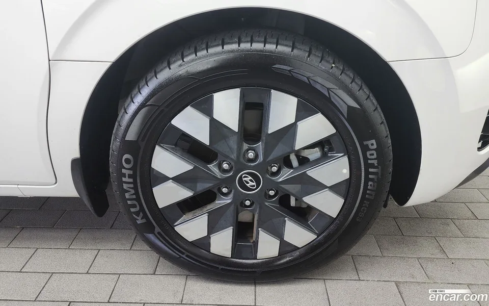 Hyundai Staria 2WD () 2022 — миниатюра 2