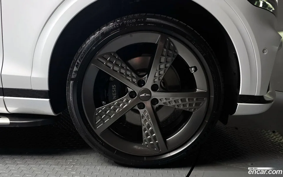 Genesis GV70 2.5T AWD 2023 — миниатюра 2