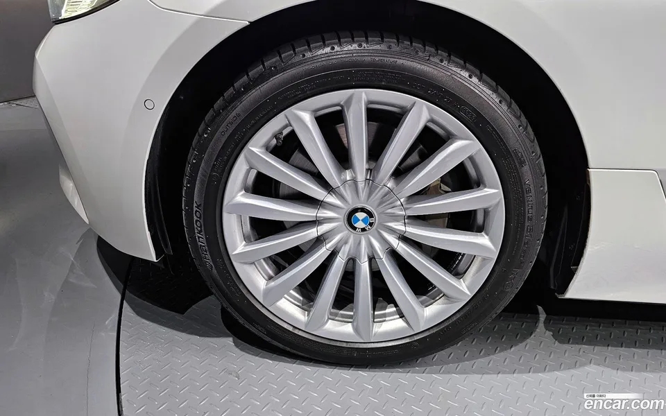 BMW 6 Series GT 630i xDrive 2024 — миниатюра 2