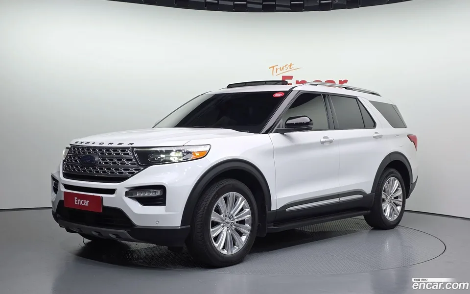 Ford Explorer 2.3 4WD 2022 — фото 1, купить с доставкой в Москву