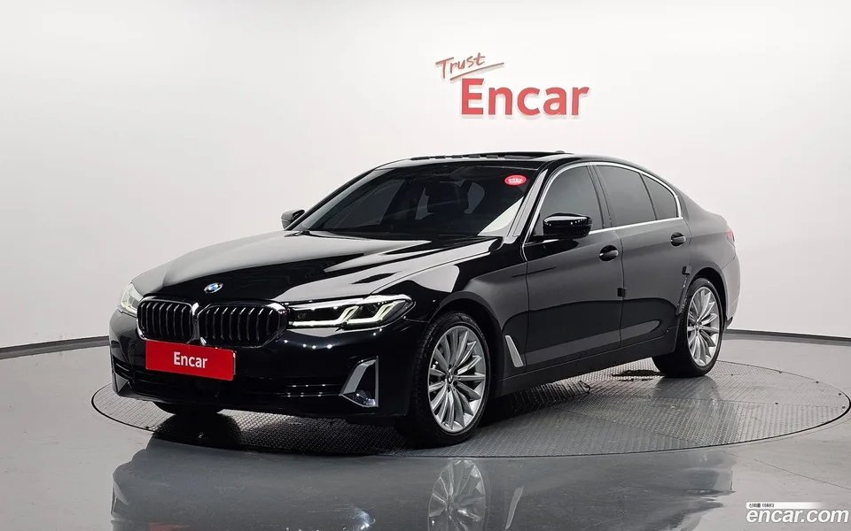BMW 5 Series 530i 2023 — фото 1, купить с доставкой в Москву
