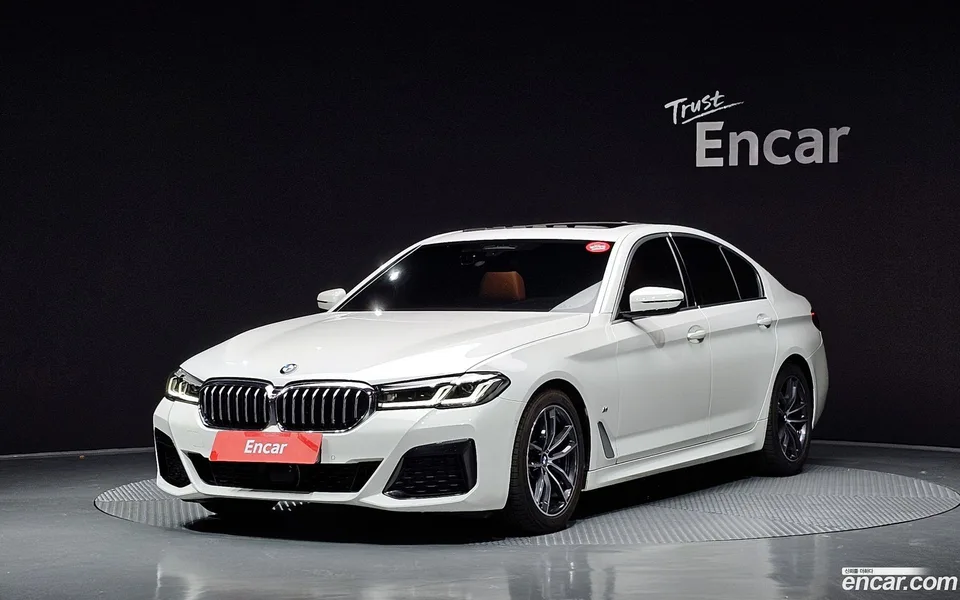 BMW 5 Series 520i M 2022 — фото 1, купить с доставкой в Москву