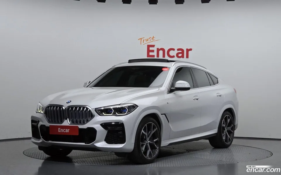 BMW X6 xDrive30d M 2022 — фото 1, купить с доставкой в Москву