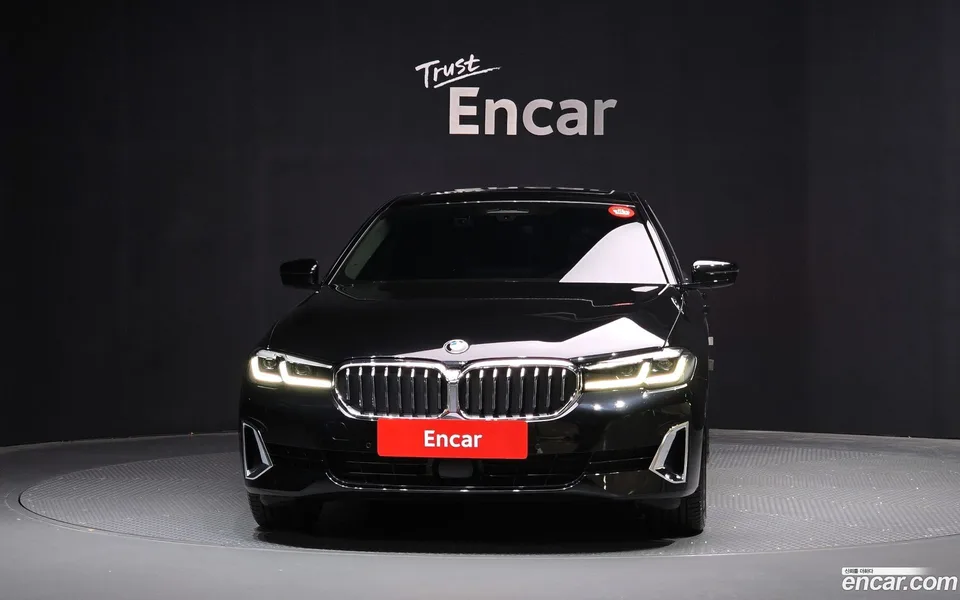 BMW 5 Series 530i 2022 — миниатюра 3