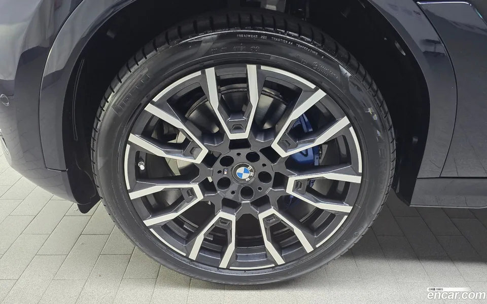 BMW X6 xDrive40i M 2025 — миниатюра 2
