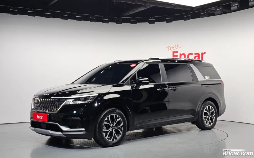 Kia Carnival 9 2022 — photo 1, buy with delivery to Moscow