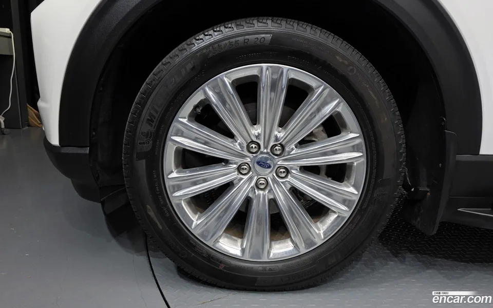 Ford Explorer 2.3 4WD 2022 — миниатюра 2