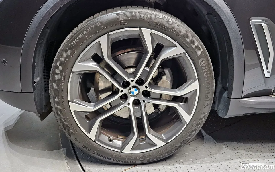 BMW X5 xDrive 40i xLine 2023 — миниатюра 5