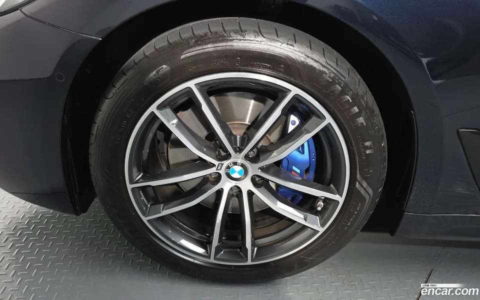 BMW 5 Series 523d M 2023 — миниатюра 2